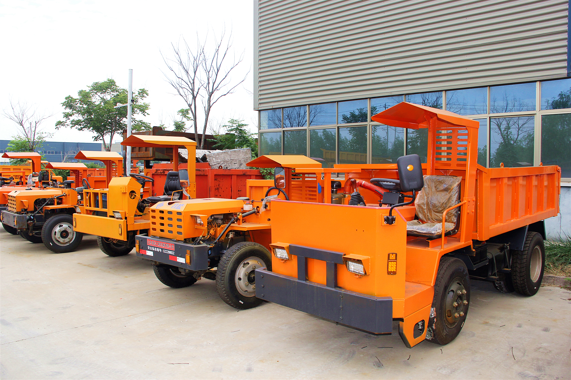 礦用防爆運(yùn)輸車 礦用防爆運(yùn)輸車